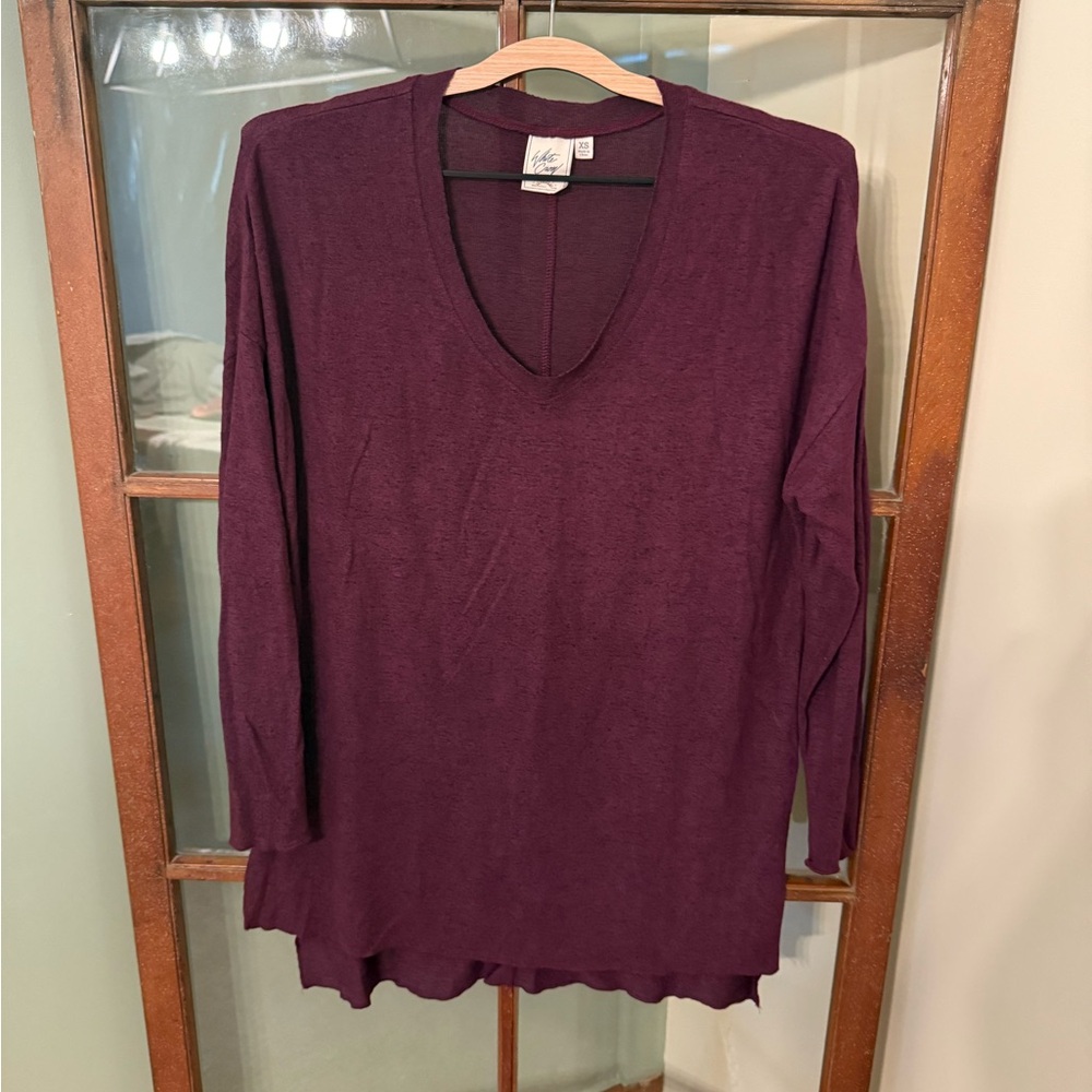 White Crow Red V-neck Long Sleeve Tunic Soft Lightweight Size XS